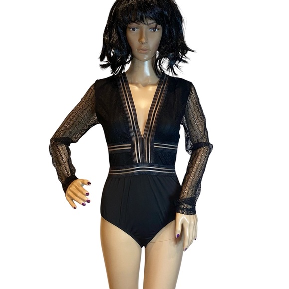 Lulus Tops - Lulus Casita Sexy Sheer Lace Long Sleeve Bodysuit Deep V-Neck Black Medium NWT